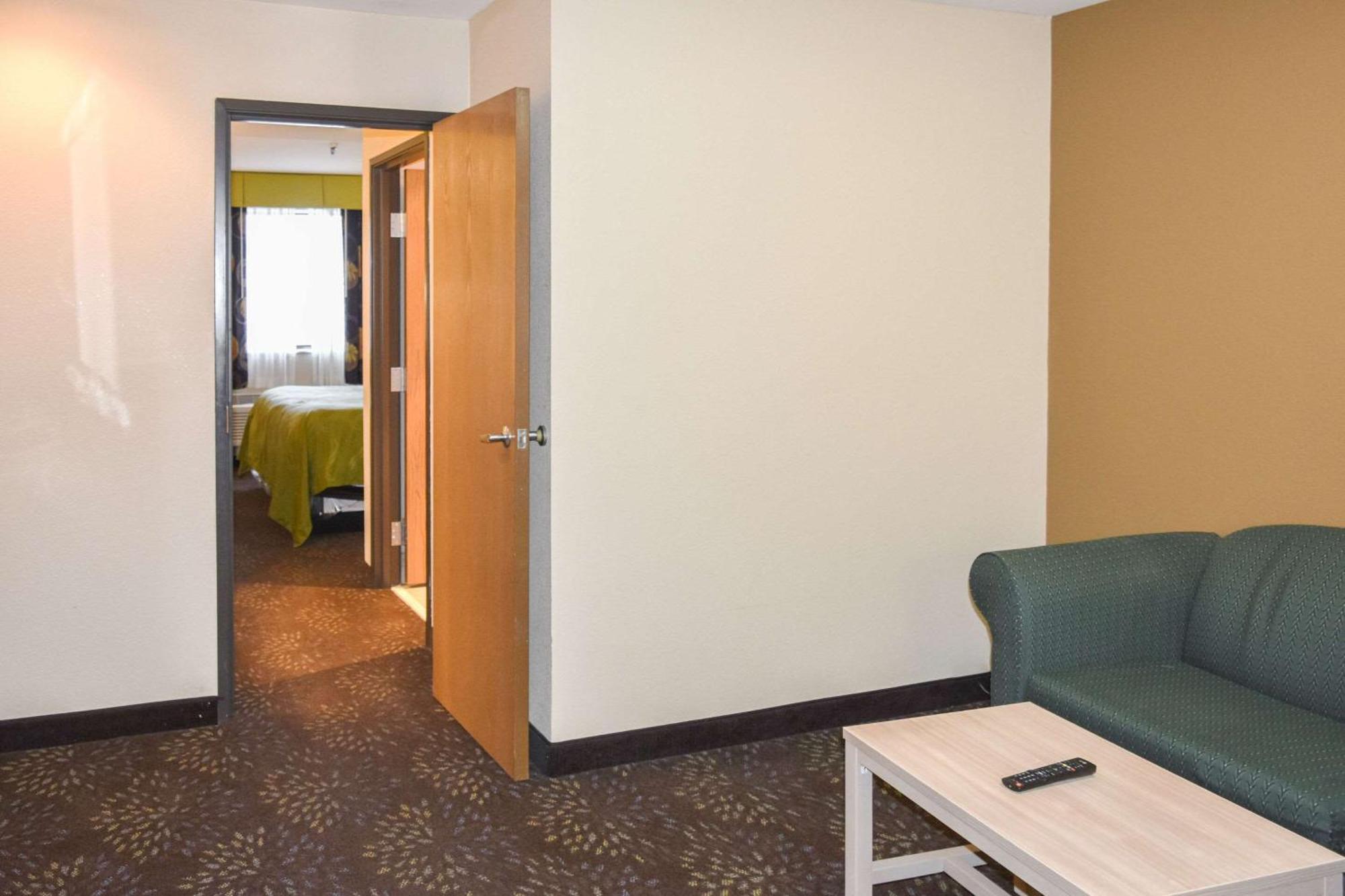 Quality Inn & Suites Brooks Louisville South Εξωτερικό φωτογραφία